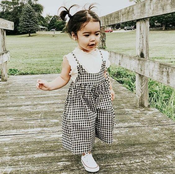 راهنمای کامل خرید لباس بچه ‌گانه: نکات مهم و ترفند ها