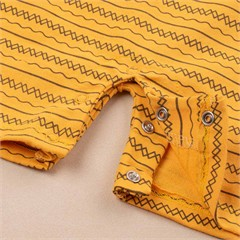 ست سه تکه کد 2534 بادی + شلوارک پیشبندی + جوراب