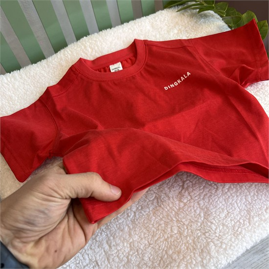 تی شرت قرمز