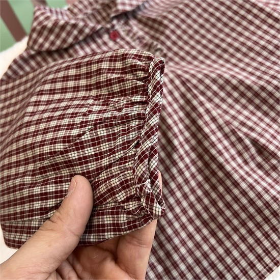 بلوز نخی چهار خونه زرشکی