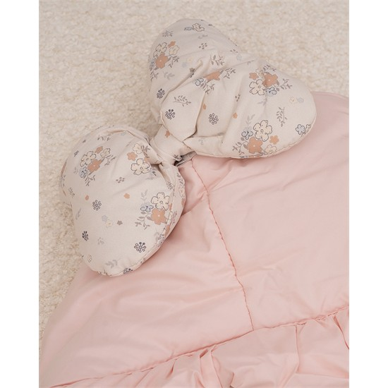 کاپشن صورتي پروانه