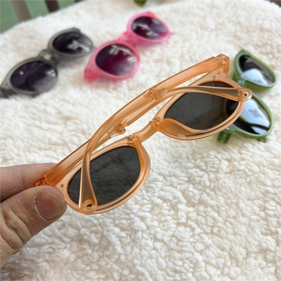 عینک آفتابی تاشو طرح ریبن