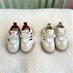 کتونی چسبی سه خط پسرانه و دخترانه