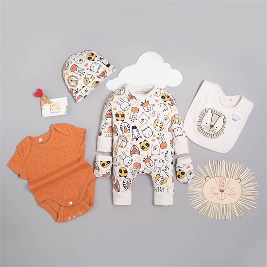 ست پنج تکه سرهمي بي جوراب ، بادي ، پيشبند، کلاه، دستکش