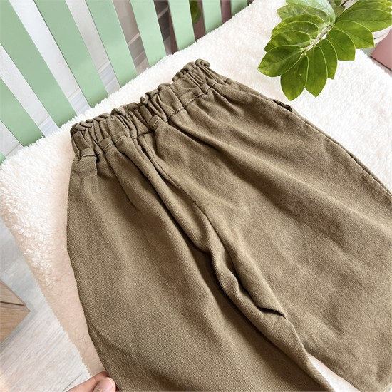 شلوار مام فیت جین کرم پاچه گلدار