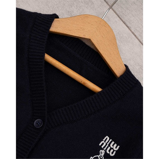 ژاکت بافت سرمه اي خرگوش